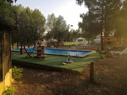 ENTREPINOS Hotel canino | Guardería para perros en Chinchon