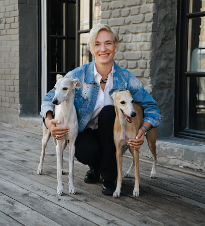 Yulianna Lusthaller | Adiestradores de perros en Gava