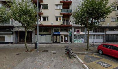 Hotel Canino Peek | Adiestradores de perros en Donostia-San Sebastian