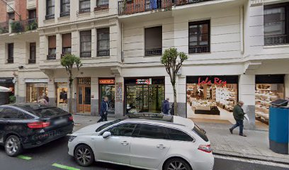 Centro Canino Roblezal | Adiestradores de perros en Bilbao